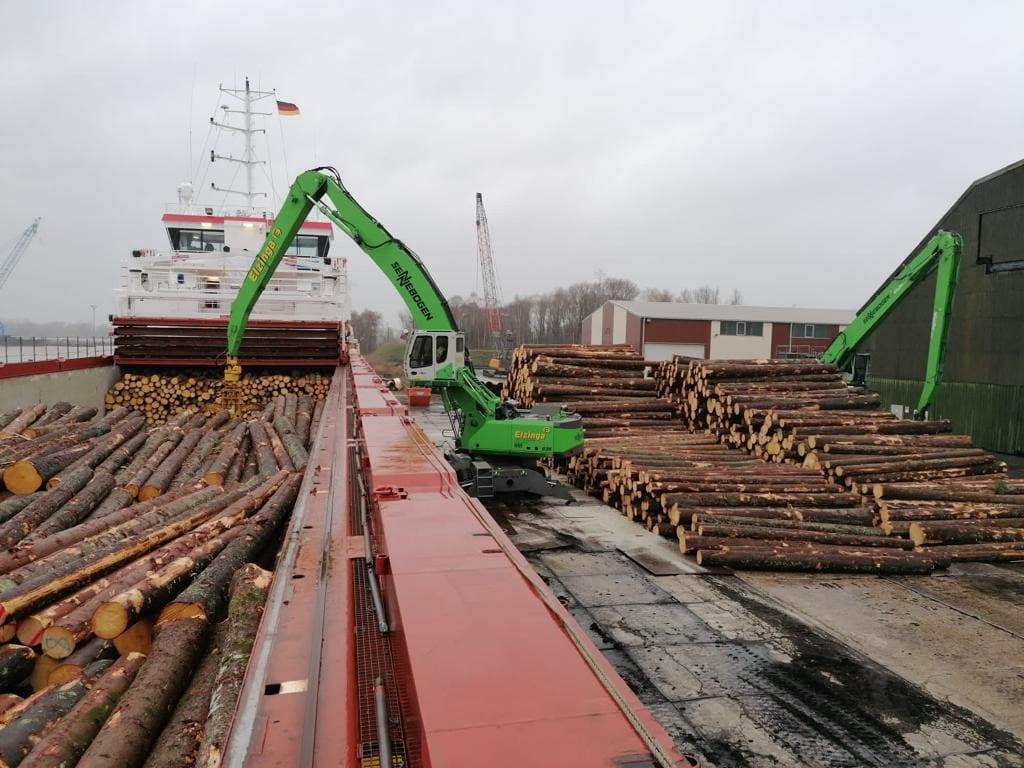 Verladung Holz Hafenterminal EFG Port Papenburg